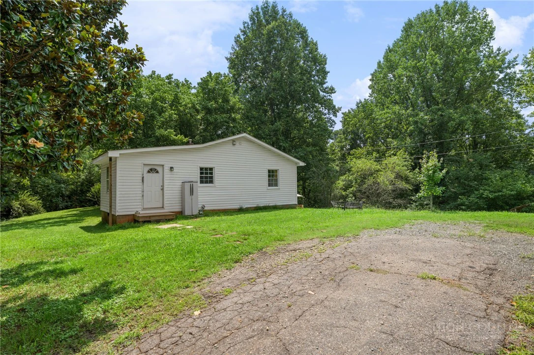 Image number 4 for the current listing