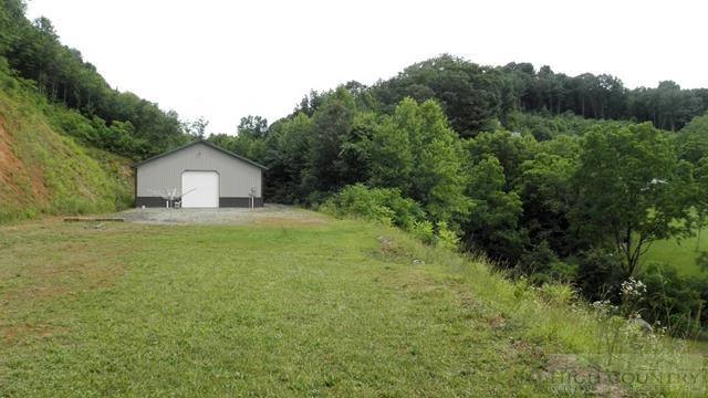 Image number 16 for the current listing
