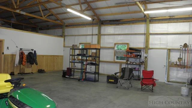 Image number 20 for the current listing