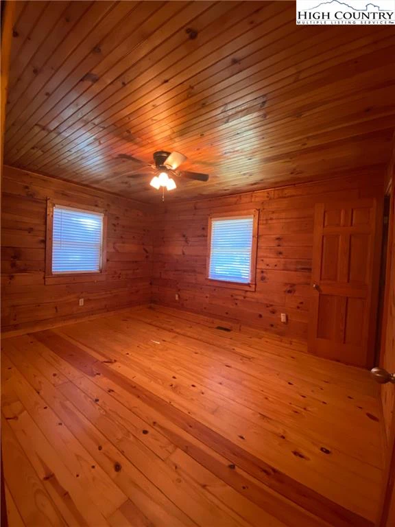 Image number 12 for the current listing