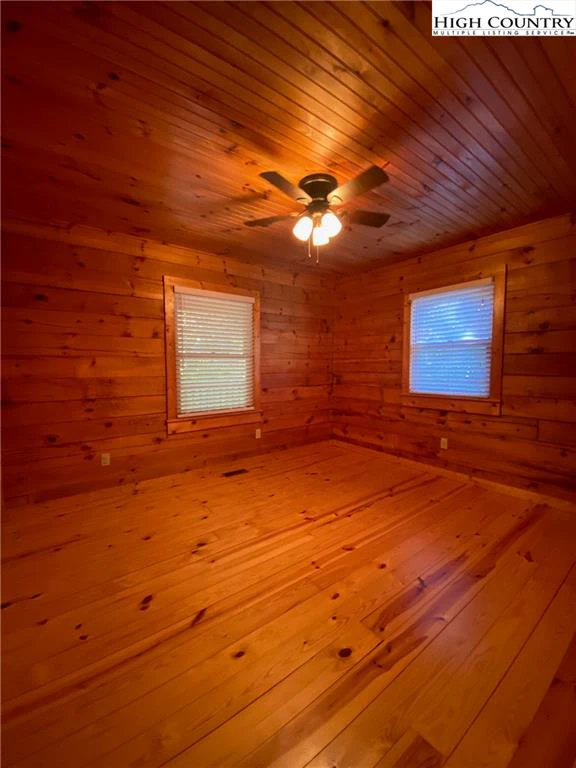 Image number 3 for the current listing