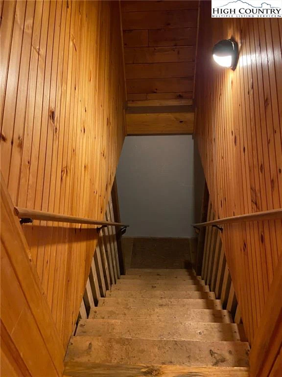 Image number 4 for the current listing