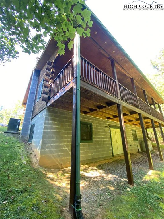 Image number 16 for the current listing