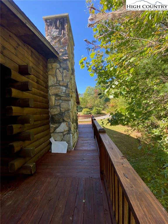 Image number 17 for the current listing