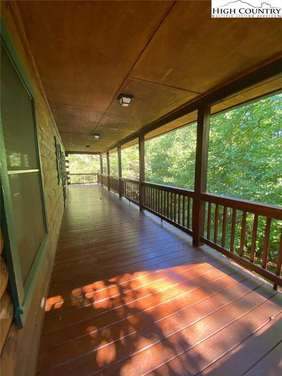 Image number 20 for the current listing