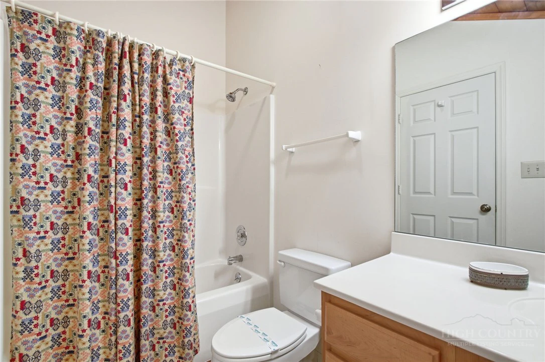 Image number 17 for the current listing