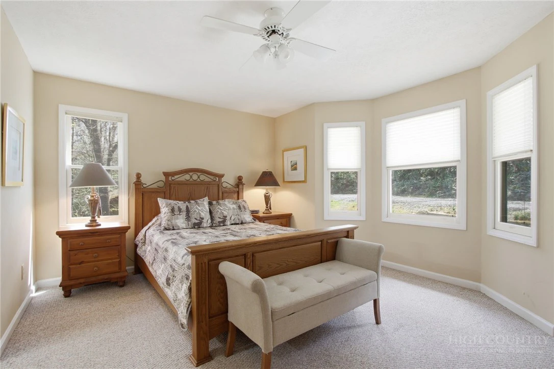 Image number 6 for the current listing