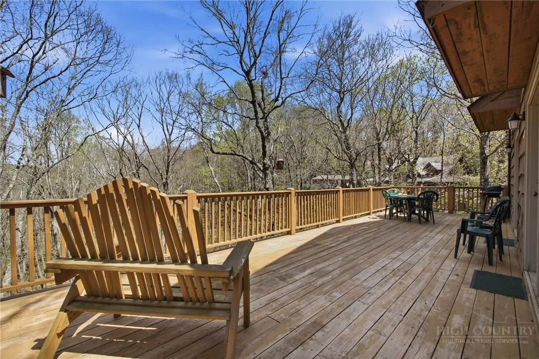 Image number 21 for the current listing