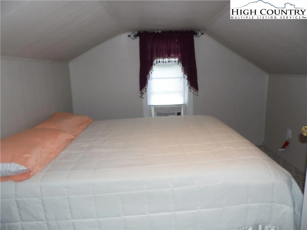 Image number 10 for the current listing