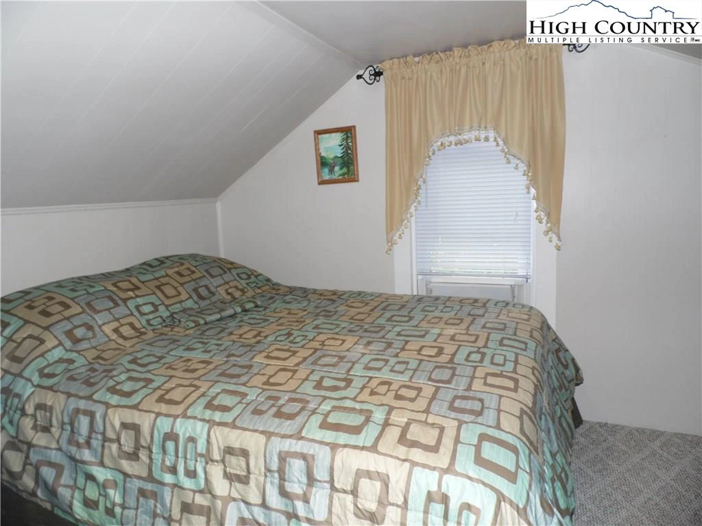 Image number 3 for the current listing