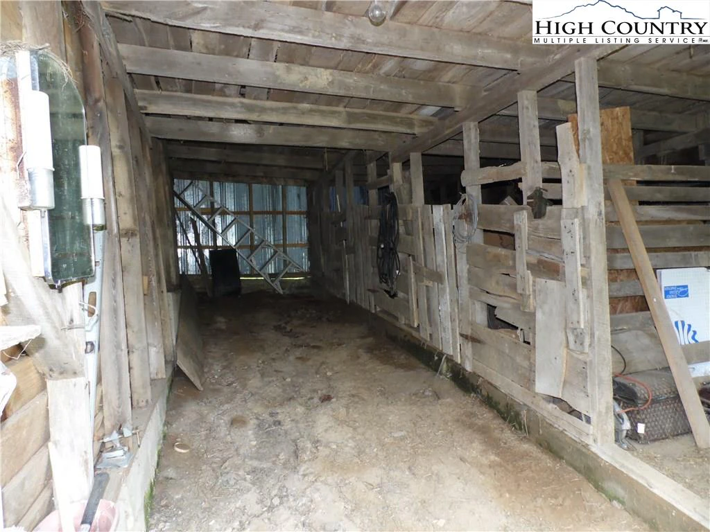 Image number 9 for the current listing