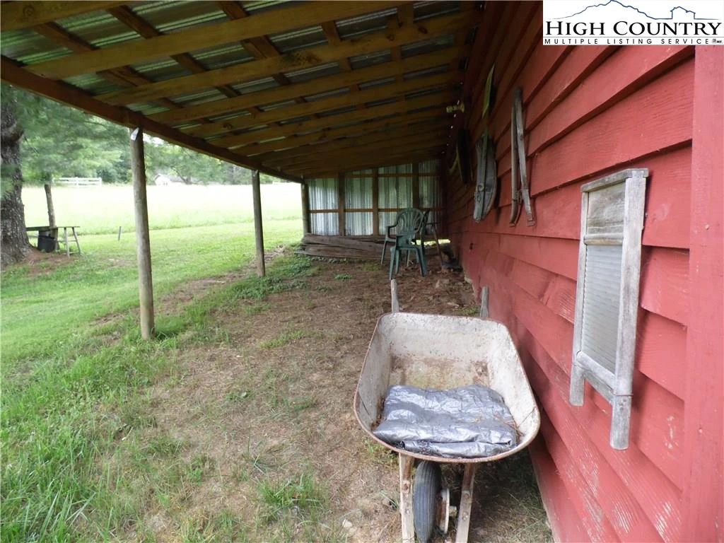 Image number 2 for the current listing
