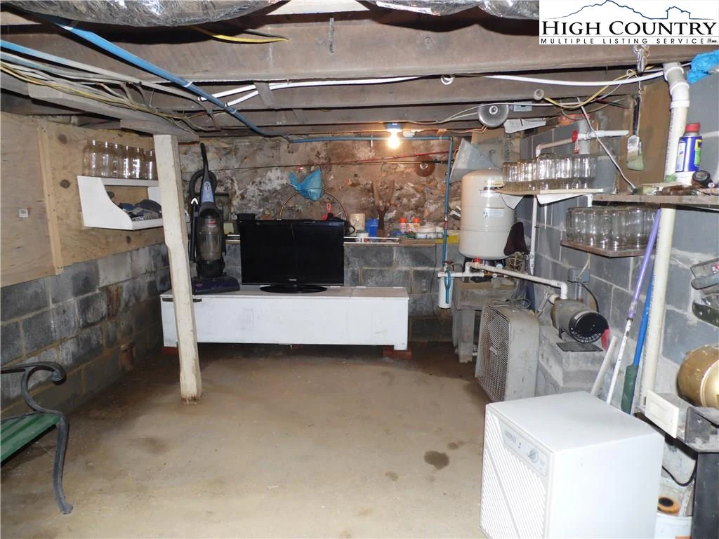 Image number 12 for the current listing