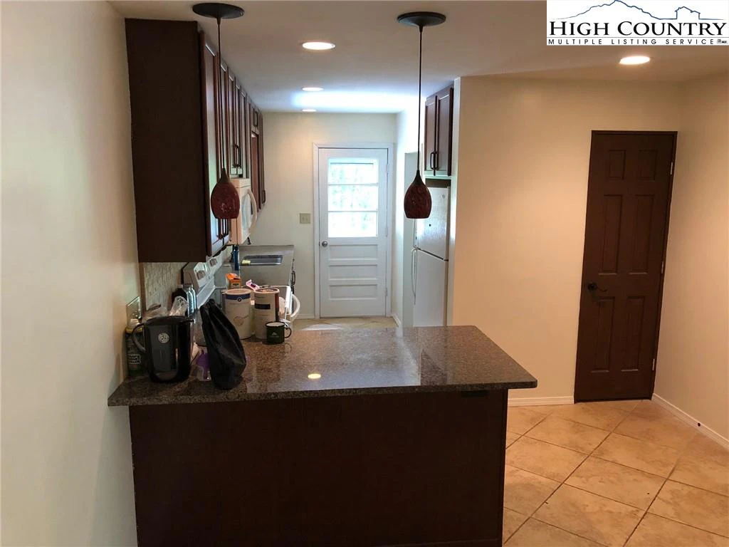 Image number 13 for the current listing