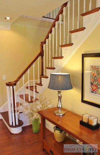 Image number 12 for the current listing