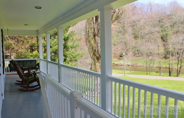 Image number 7 for the current listing