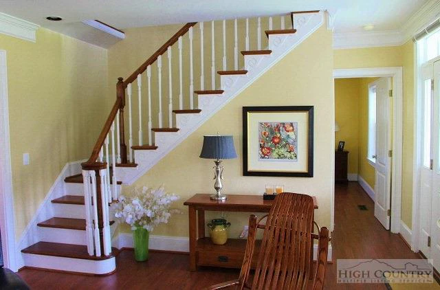 Image number 19 for the current listing