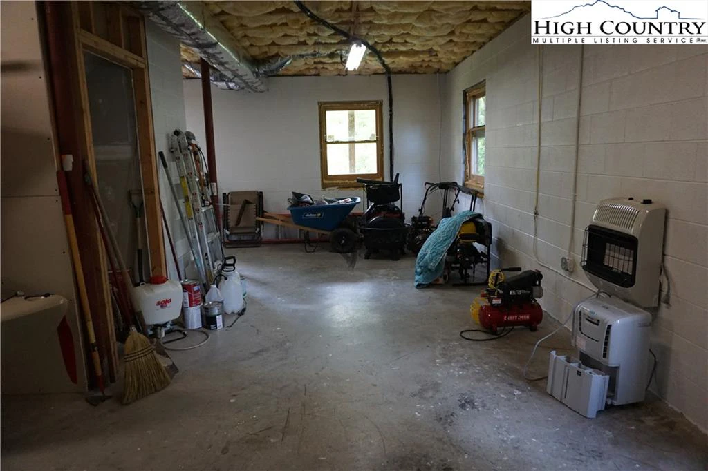 Image number 11 for the current listing