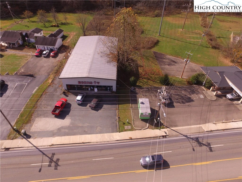 Image number 1 for the current listing