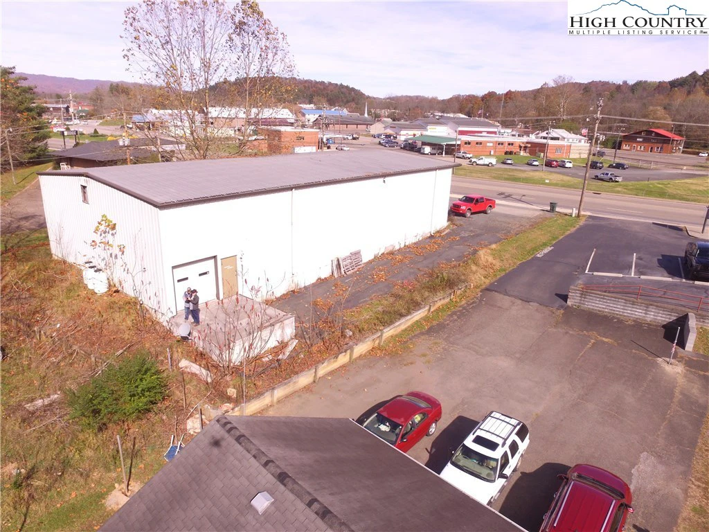 Image number 16 for the current listing