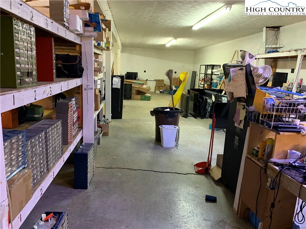 Image number 2 for the current listing