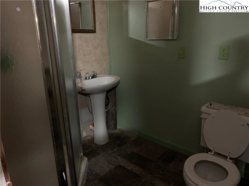 Image number 6 for the current listing