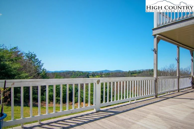 Image number 18 for the current listing