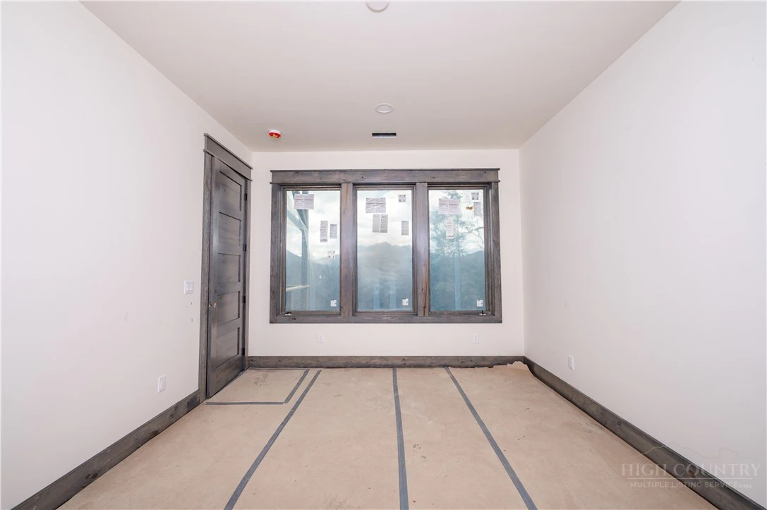 Image number 5 for the current listing