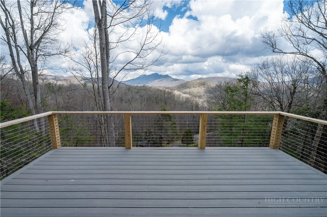 Image number 14 for the current listing