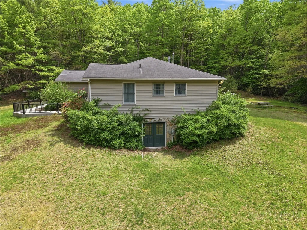 Image number 17 for the current listing
