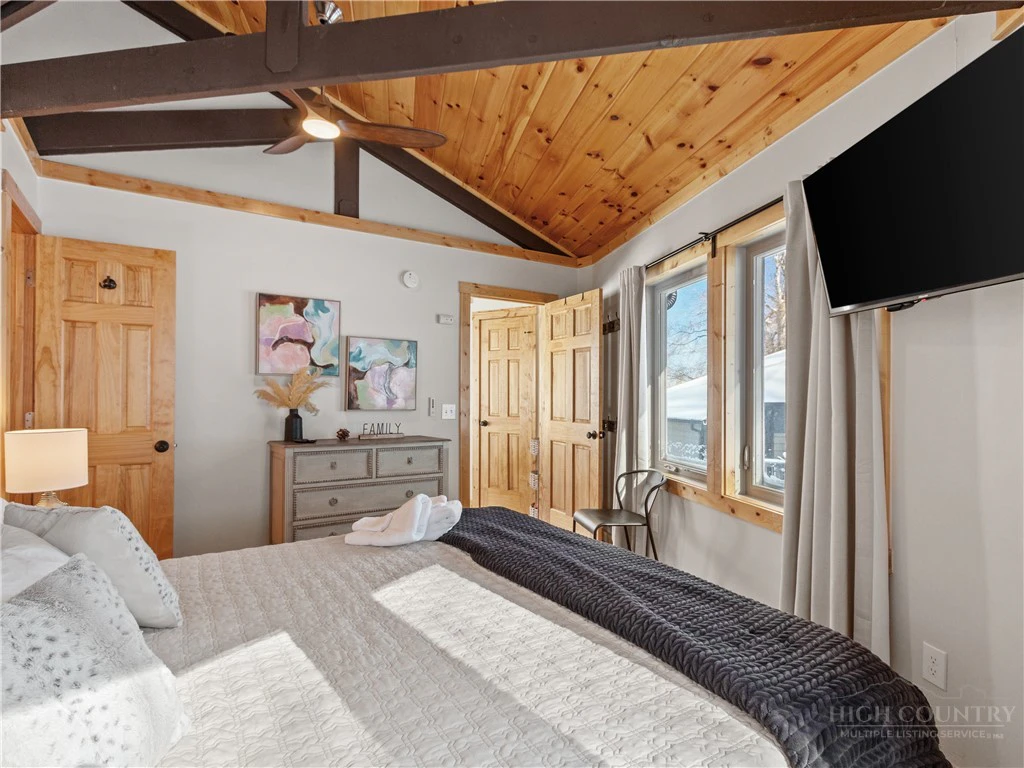 Image number 10 for the current listing