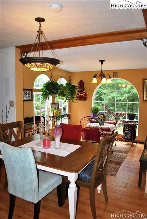 Image number 10 for the current listing