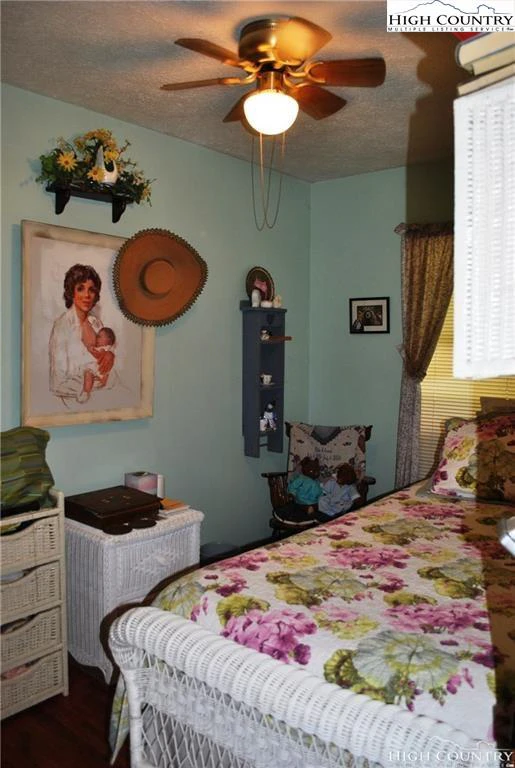 Image number 6 for the current listing