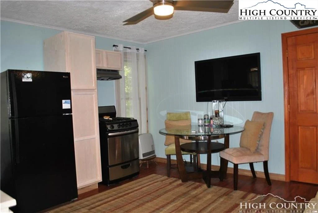 Image number 5 for the current listing