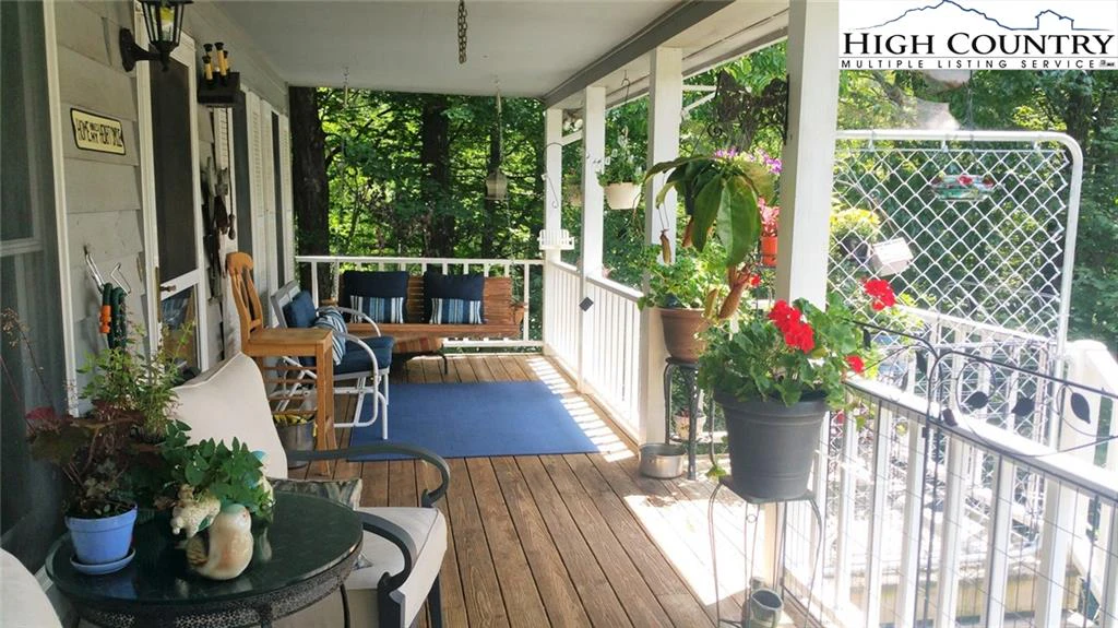 Image number 19 for the current listing