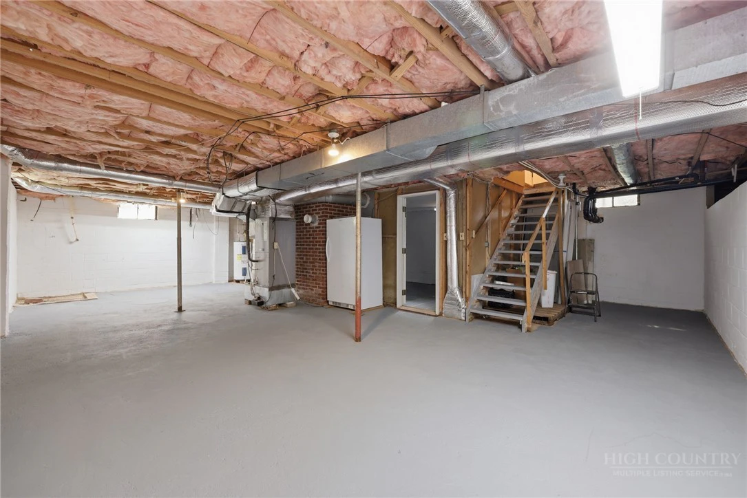 Image number 16 for the current listing