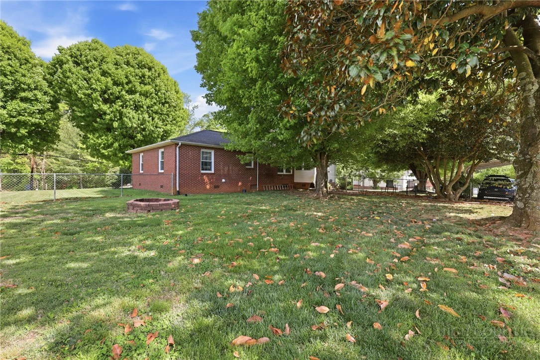 Image number 20 for the current listing
