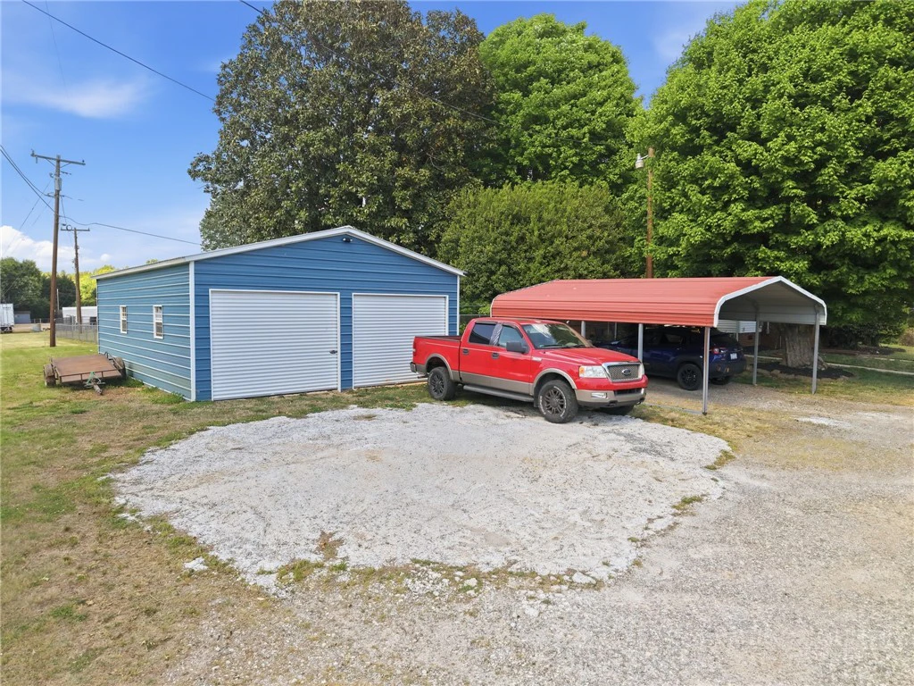 Image number 21 for the current listing