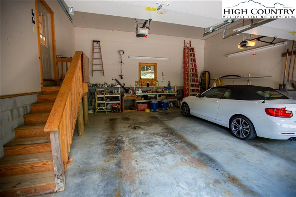 Image number 9 for the current listing