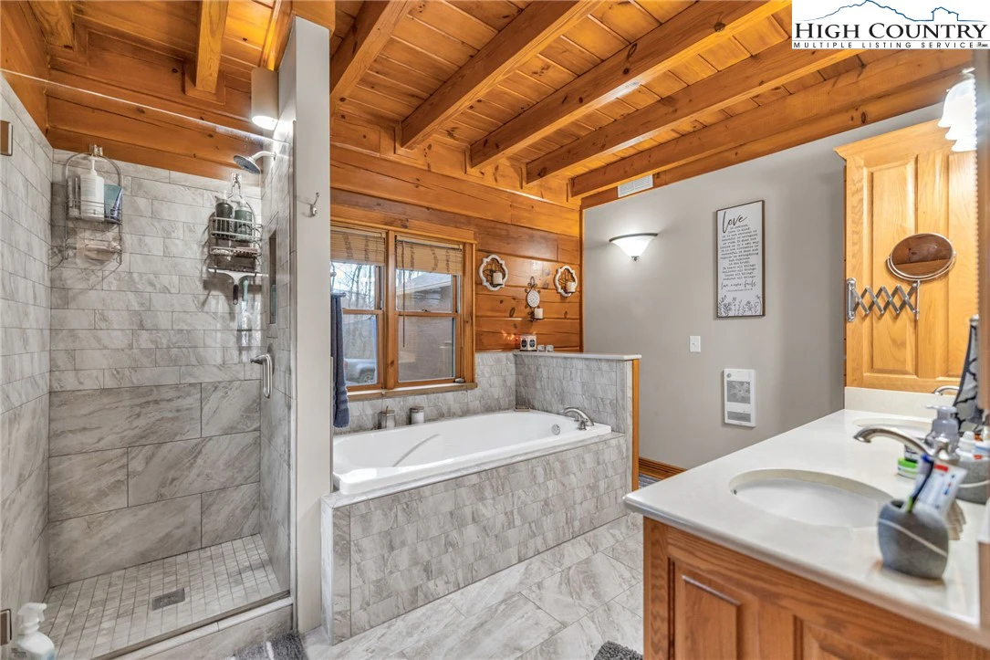 Image number 3 for the current listing