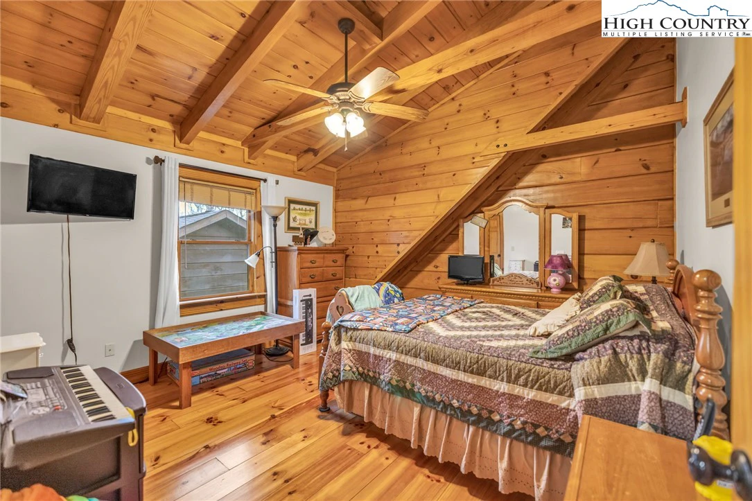 Image number 8 for the current listing