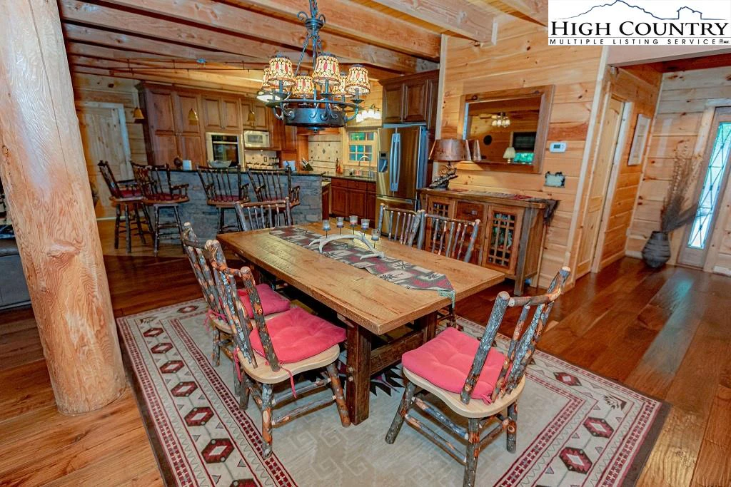 Image number 3 for the current listing