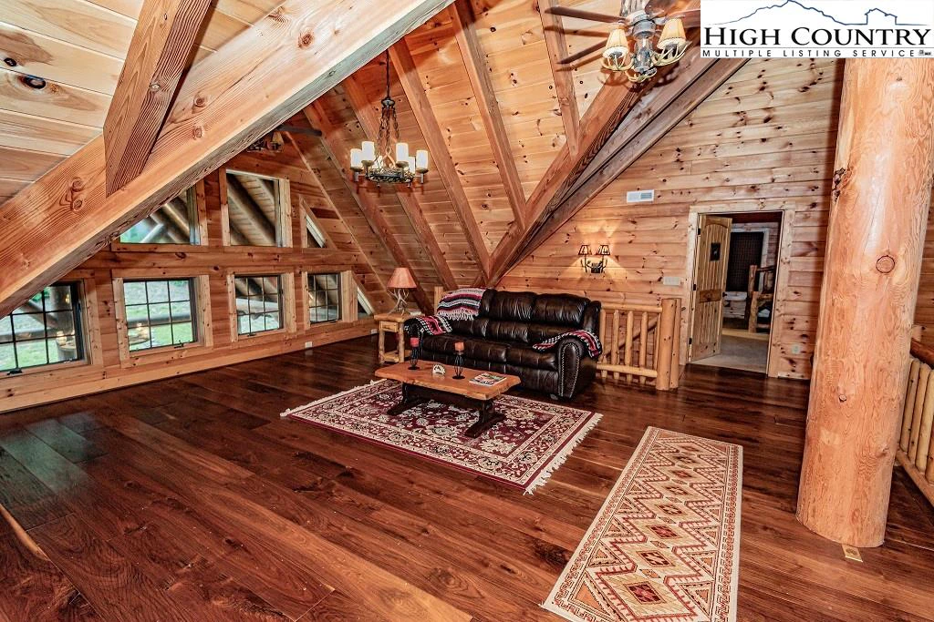 Image number 13 for the current listing