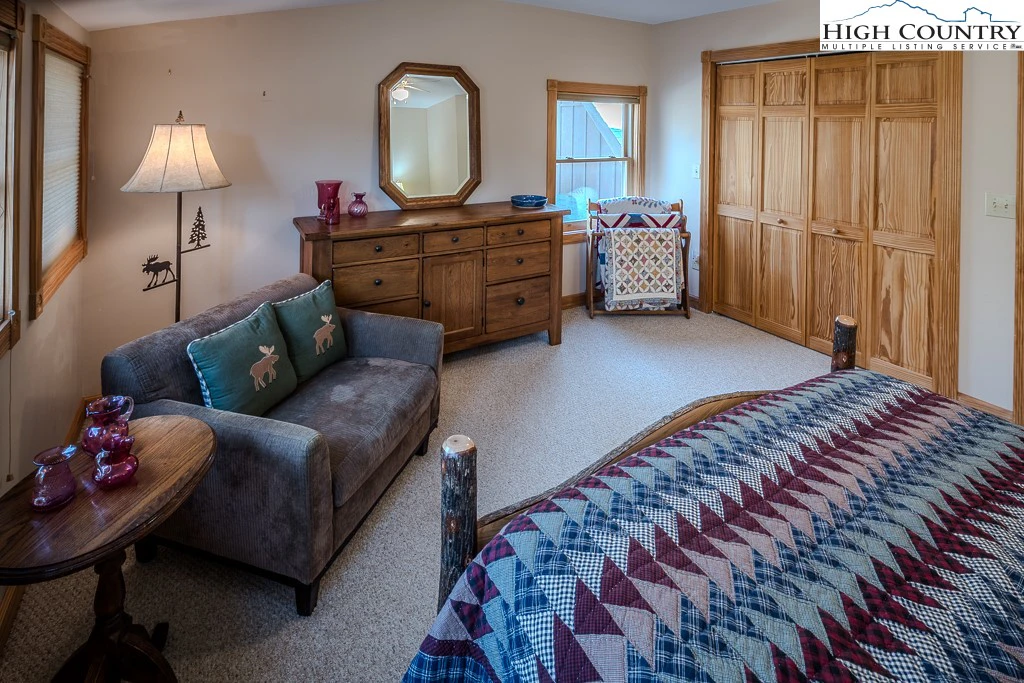 Image number 6 for the current listing