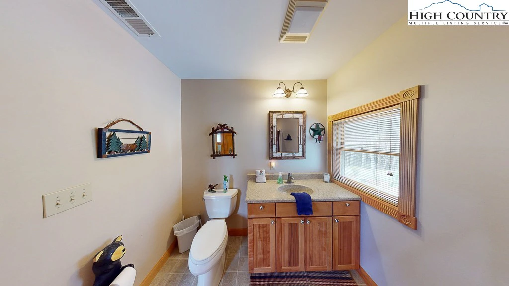 Image number 7 for the current listing