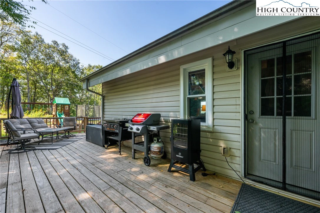 Image number 17 for the current listing