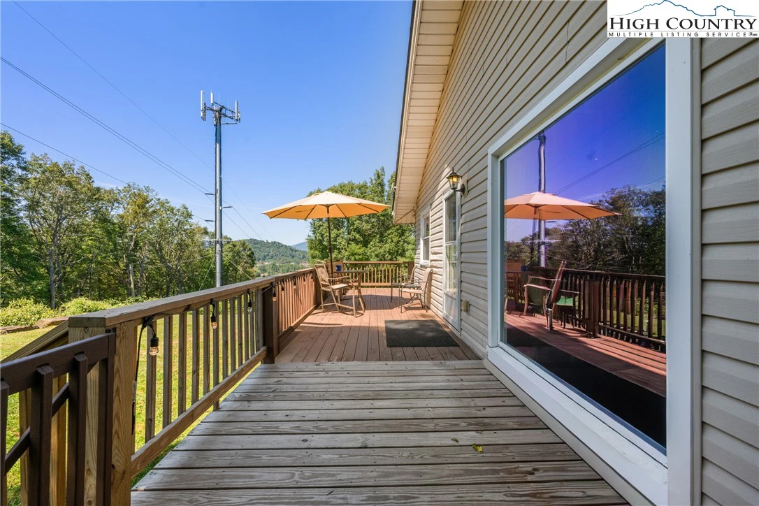 Image number 18 for the current listing