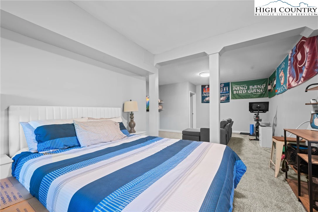 Image number 5 for the current listing