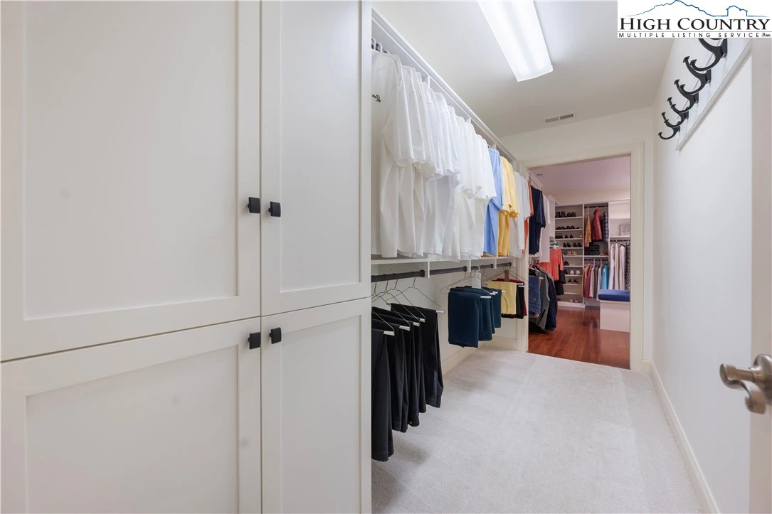 Image number 2 for the current listing