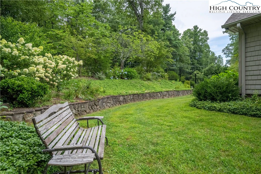 Image number 12 for the current listing